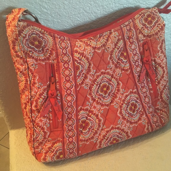 LAST CHANCE!!! Vera Bradley purse - Picture 2 of 8